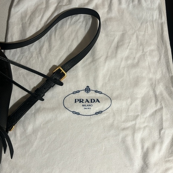 Prada nero leather back pack. - Picture 2 of 5